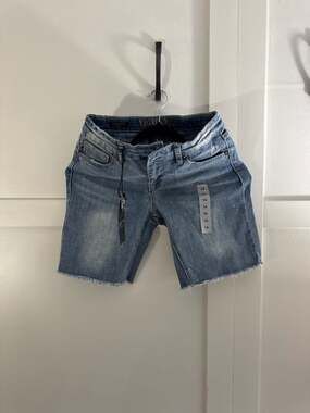 Vigoss Girls The Thompson Bermuda Distressed Blue Denim Shorts Size 14